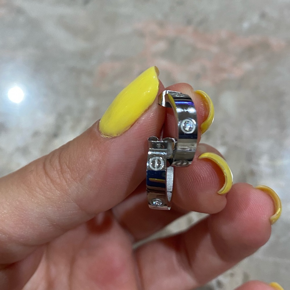 Earrings with stones